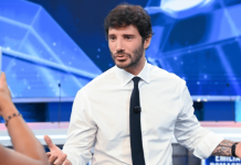 Sanremo 2027, De Martino cambia le regole: voto online ed Eurovision, 24 Big in gara e paletti su Ia
