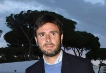 Di Battista, l’operazione a Cuba e il rientro slittato: per ora l’ex M5S non torna in Italia