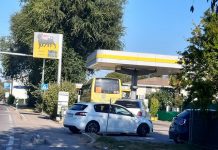 Ribassi Eni, subito code ai distributori nel Mantovano, poi afflusso continuo ma senza attese