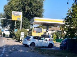 Carburanti, code ai distributori Eni poi diverse pompe a secco: ribassi anche negli Ip