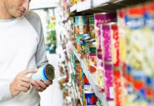 Spreco alimentare, non basta guardare la data: i 5 controlli prima di buttare il cibo