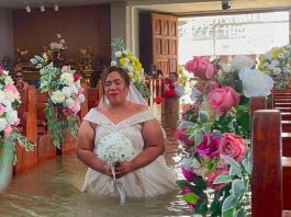 La chiesa è allagata ma il matrimonio ‘s’ha da fare’