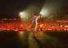 Jovanotti gladiatore col sorriso al Circo Massimo: “Il pessimismo è un lusso che non posso permettermi”