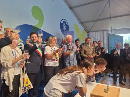 Festivaletteratura, 30 anni di storie, libri ed emozioni: un lungo applauso per Luca Nicolini