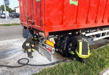 Borgo Virgilio: il rimorchio prende fuoco, intervengono i vigili del fuoco