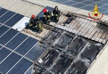 Roncoferraro, a fuoco tetto di una porcilaia: in fumo pannelli fotovoltaici