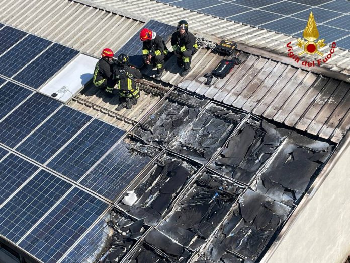 incendio-pannelli-fotovoltaici-casale-roncoferraro (2)