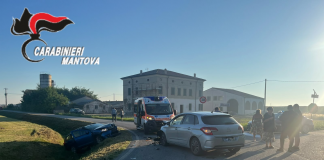San Giovanni del Dosso, scontro tra due auto: 79enne trasportato in ospedale
