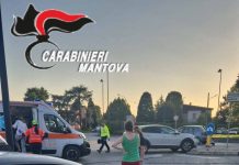 Medole, scontro tra auto e moto in via Zanella: due giovani in ospedale