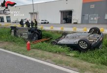 Cicognara, violento frontale in viale Europa: le due auto si ribaltano nel fosso