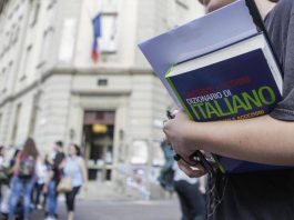 Caldo record e rientro a scuola, l’allarme degli studenti: “9 istituti su 10 senza climatizzazione, a rischio la nostra salute”