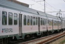 Treni cancellati e ritardi fino a 30 minuti, caos sui binari tra Como e Milano