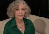 Jane Fonda contro Trump: “Tempi spaventosi e pericolosi negli Usa, fermiamo l’autoritarismo”