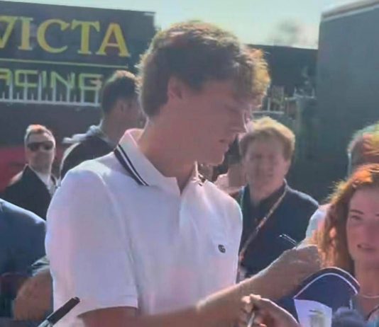 Gp Monza, ecco Sinner: per Jannik arrivo da superstar nel paddock