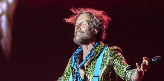 Jovanotti, è qui la festa: i 60 anni di Lorenzo, l’eterno ragazzo fortunato della musica italiana