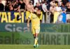 Frosinone-Como 2-0, gialloblù quinti a sorpresa. Il Parma batte il Genoa, prima vittoria per Cuesta