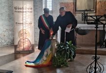 Mantova, accesa questa mattina in San Francesco la Lampada della Pace