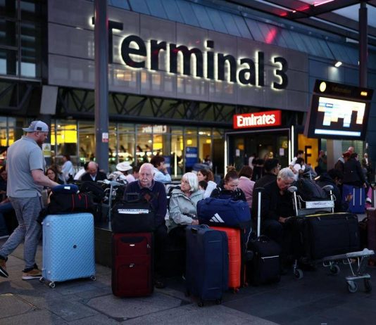 Caos nei cieli del Regno Unito, oggi cancellati già altri 177 voli