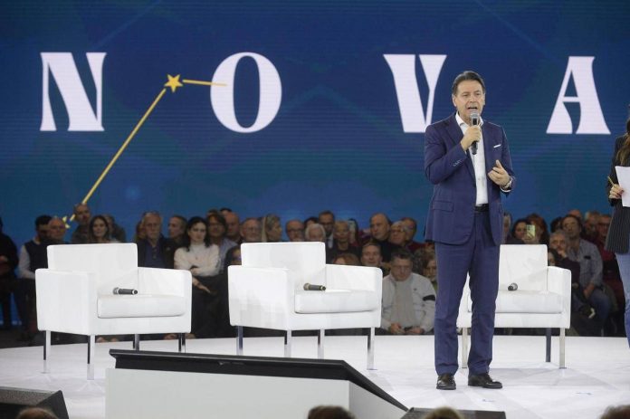 m5s_nova_conte_palco_fg