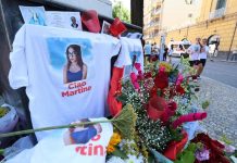 La mamma di Martina Carbonaro in aula con braccialetto elettronico: “Tucci trattato come figlio, non lo perdonerò mai”