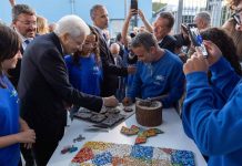 Scuola, l’alert di Mattarella “è leva integrazione”: intanto il governo lavora a tetto stranieri e stop burqa in classe