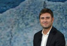 Alessandro Di Battista, rientro in Italia rinviato: l’annuncio sui social