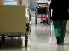 Lucca, morta dopo intervento al femore: indagati quattro medici dell’ospedale San Luca