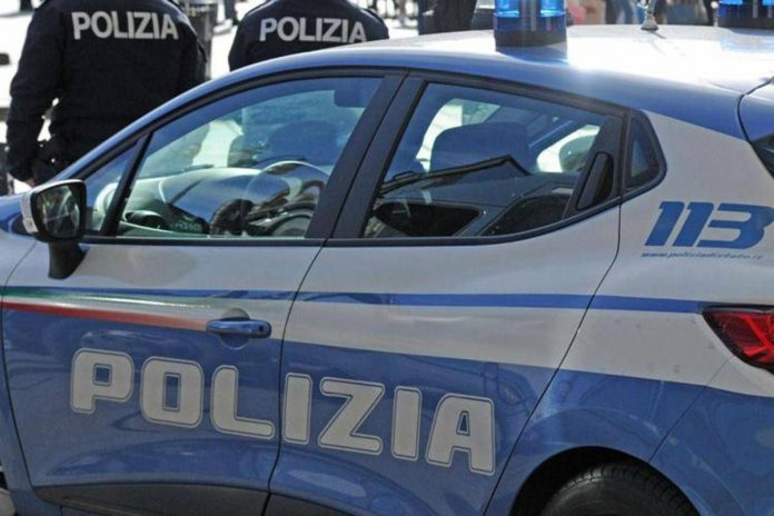 polizia_agenti_auto_fg