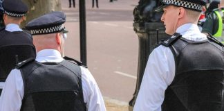 Dopo tentato stupro non viene espulso, migrante arrestato per nuova violenza: il caso in UK
