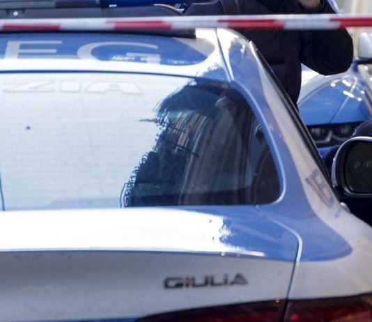 Molestie a 13enne, questore emette avviso orale a commesso minimarket