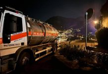 Vasto incendio a Positano provoca frana su strada ‘Amalfitana’, al lavoro vigili del fuoco