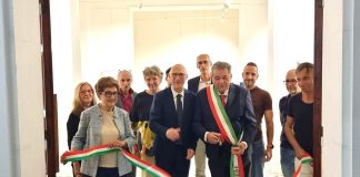 Taglio del nastro per l’esposizione del Premio Bozzolo: dodici artisti in gara