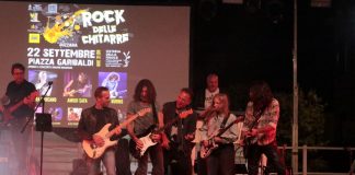 Chitarre, emozioni e applausi: Suzzara abbraccia il grande rock da standing ovation