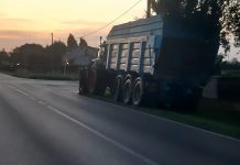 Bondeno, guasto all’idroguida del trattore, scia d’olio per 500 metri sulla Sp.50