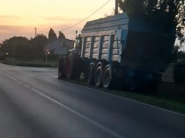 Bondeno, guasto all’idroguida del trattore, scia d’olio per 500 metri sulla Sp.50
