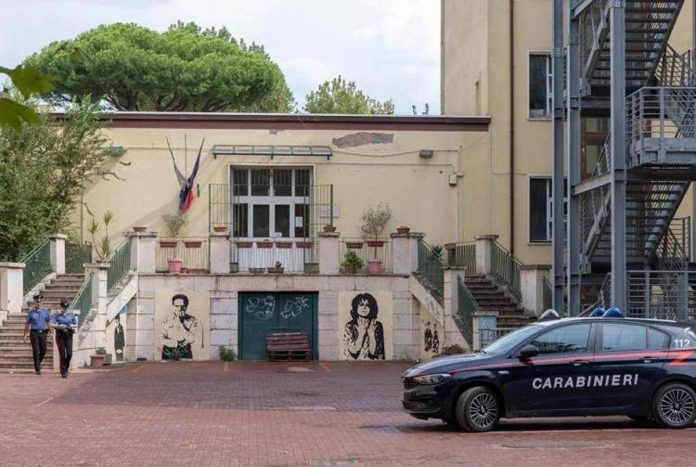scuola_accoltellamento_carabinieri_ipa_fg-1