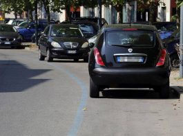 Strisce blu e nuovo Codice della strada, cosa cambia nel 2026: le nuove regole