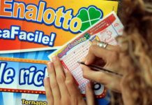 Vince 223 milioni al Superenalotto, la moglie separata non ci sta: “Metà sono i miei”