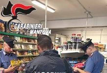 Suzzara, blitz dei Nas: alimenti scaduti in due negozi etnici, multa da 4mila euro