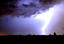 Meteo, ecco i temporali: giù le temperature ma nel weekend torna già il sole