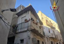 Trapani, crolla il balcone della sua casa: morta una donna a Mazara del Vallo
