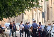 Allarme bomba in tribunale, evacuato il palazzo: via Poma interdetta