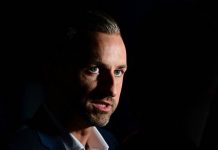 L’AfD trionfa col 44% in Sassonia-Anhalt, chi è Ulrich Siegmund: “L’uomo più pericoloso della Germania”