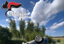 Borgo Mantovano, esce di strada con l’auto e si ribalta: ferito 33enne
