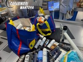 Furto alla Lidl: lei viene fermata, lui fugge ma i Carabinieri lo identificano