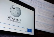 Intelligenza artificiale, fondatore di Wikipedia: “Non è affidabile per scrivere articoli”