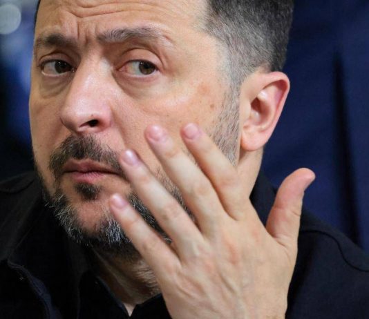 Ucraina, la minaccia di Zelensky: “I cieli della Russia non sono più sicuri”. Putin: “Terrorista”