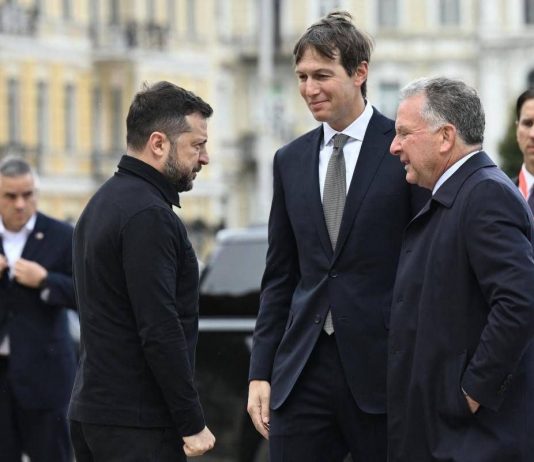 Ucraina-Russia, Zelensky al tavolo con gli inviati di Trump: “Guerra continuerà”