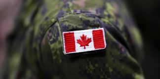 Canada, incendio in una base militare in Alberta. Almeno sette morti