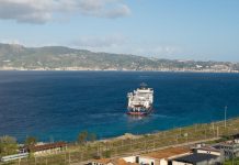 Terna,al via la posa dei cavi sottomarini dell’elettrodotto tra Calabria e Sicilia